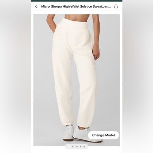 Alo Yoga Micro Sherpa High waist Solstice Sweatpants in Ivory Size S